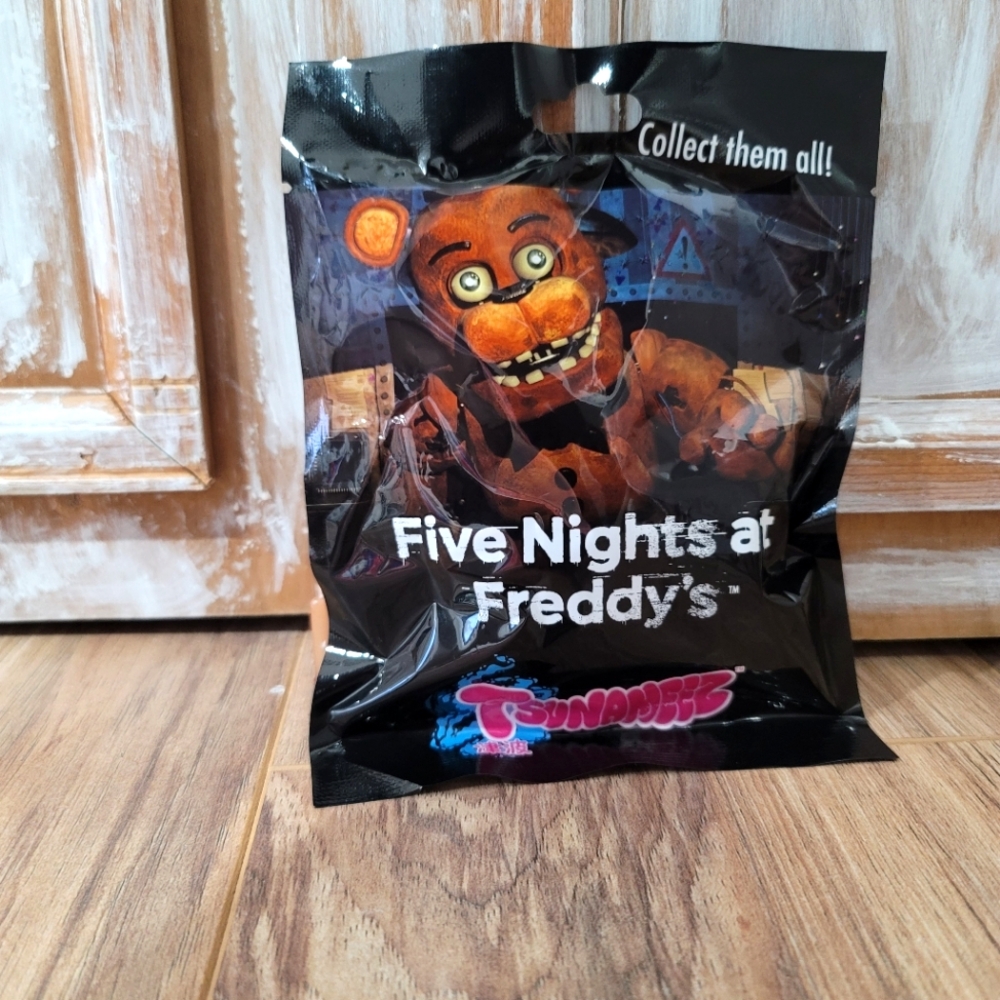 NWT Five Nights At Freddy's Mystery Keychain